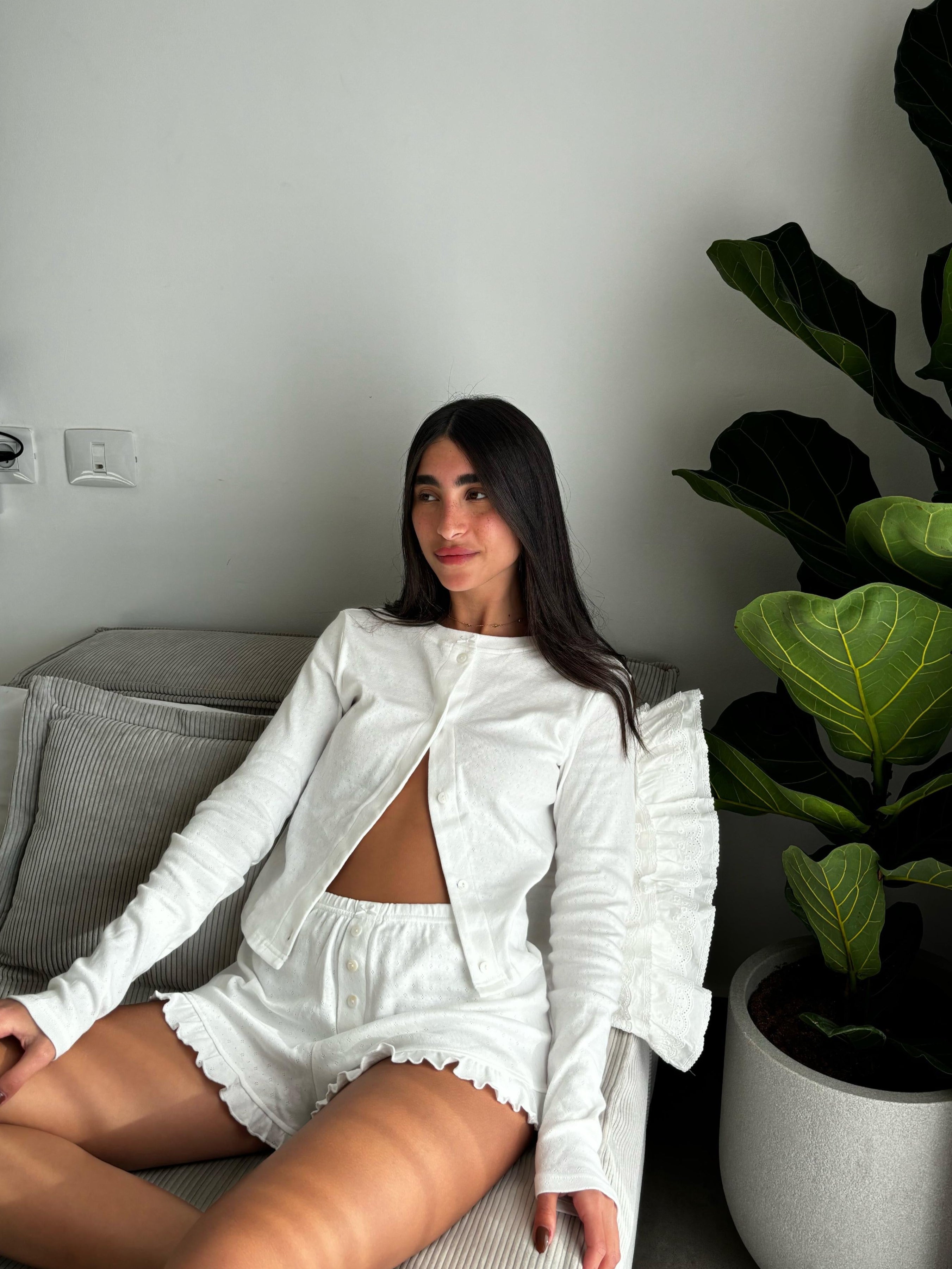 CALMA - BOTTOM White